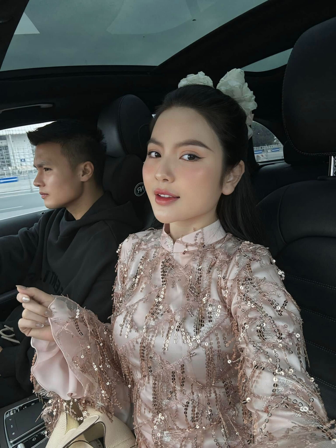 Vợ Quang Hải xuất hiện sau loạt drama mặt lạ hoắc nghi vừa dao kéo